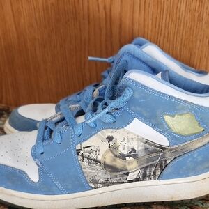 Nike Air Jordan  Retro Alpha in White and University Blue Sneakers 7Y Size